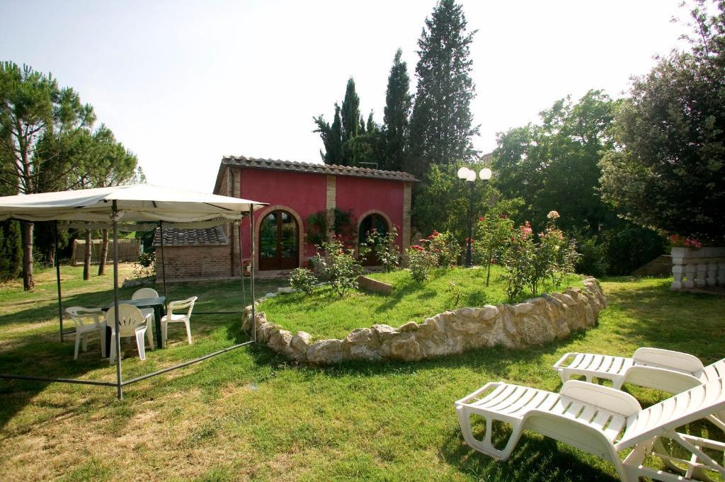 Agriturismo La Grotta Di Montecchino Siena Habitación foto