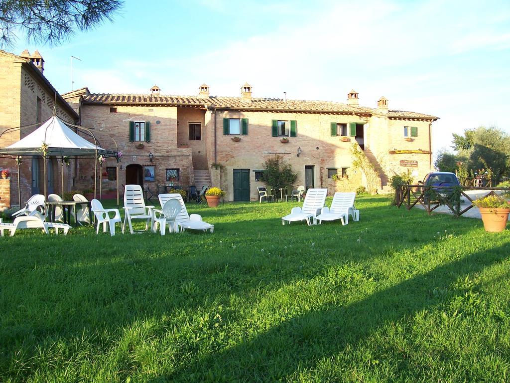 Agriturismo La Grotta Di Montecchino Siena Exterior foto